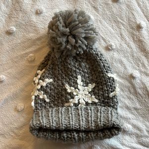 • Snow Flake Beanie •